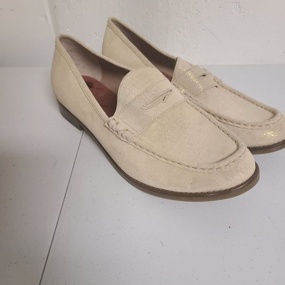 Vionic Shoes - Vionic ‘Waverly’ Loafers tan glittery 9.5